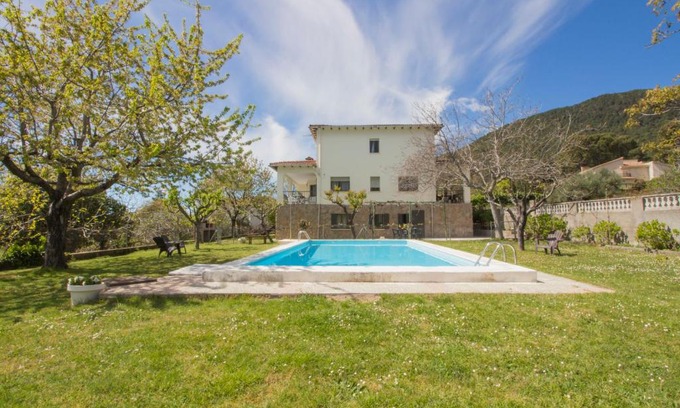 Piedralaves House | Experience Relaxation at aMatalasviñas with Pool Access