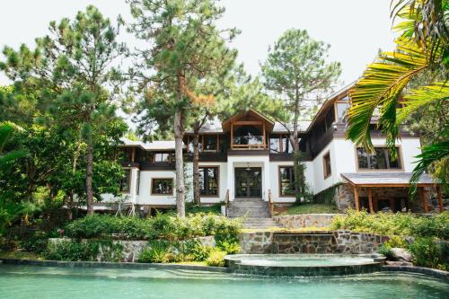 Soc Son Resort | Relaxing Retreat at Amaya Home: Lodge, Spa & Dining