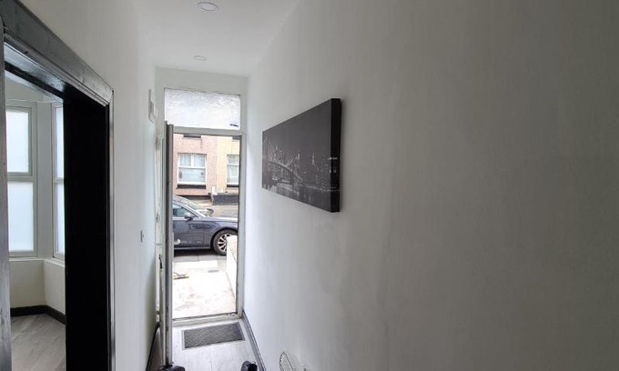 Bootle Villa | Spacious 4-Bedroom Retreat in Bottle - Family Friendly Stay