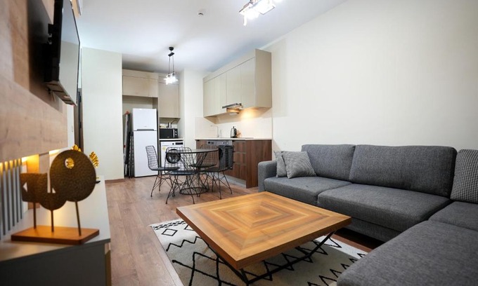 Mahmutbey Apartment | Top-Rated 1+1 Apartment Near Mall of Istanbul, Pet Friendly