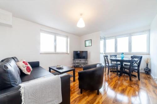 Hammersmith and Fulham Apartment | Unforgettable 1 BR Apartment Stay Near Barons Court
