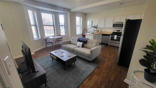 Downtown Detroit Apartment | Stylish 1 BR Apartment in Heart of City Center