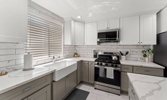 Whittier House | Inviting 2-Bedroom Retreat with Patio in Whittier