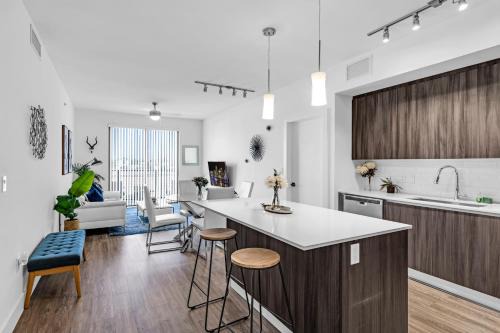Doral Apartment | Inviting 2 Bedroom Unit in Doral Miami with Free Parking