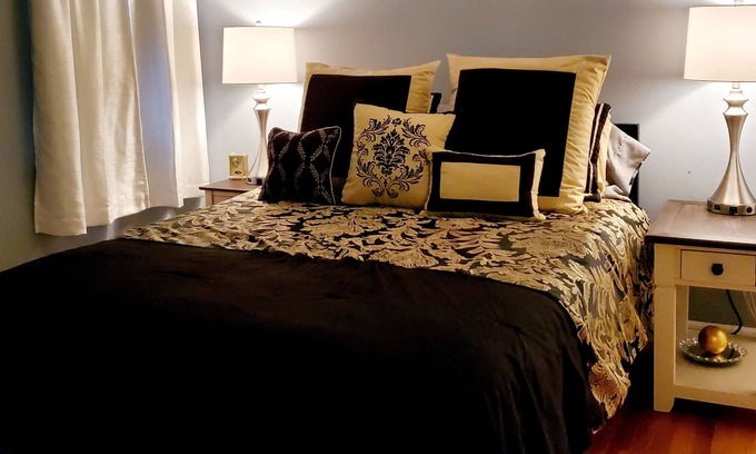 Cove - East Side - Shippan Condo | Spacious 2-Bedroom Apartment Steps from Cove Beach