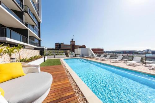 Milton Apartment | Ideal 2BR Apartment Just Steps from Train Station