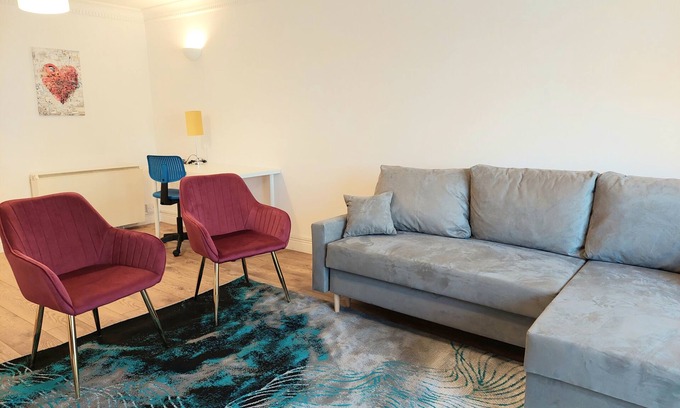 Tooting Apartment | Inviting 2BR Flat Near Tooting Common - Guest Rated 9.8
