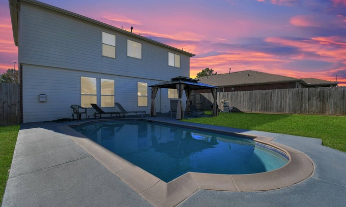 Cypress House | Inviting 4-BR Oasis with Pool and Ocean View Retreat