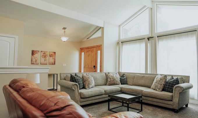 Sandy House | Spectacular 5-Bedroom Retreat with Ocean View & Hot Tub