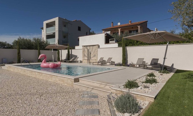 Valica Villa | Exceptional 5-Bedroom Villa with Pool & Ocean Views