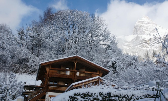 Passy Ski Chalet | Stunning 8-Person Chalet with Nordic Bath & Mont Blanc Views