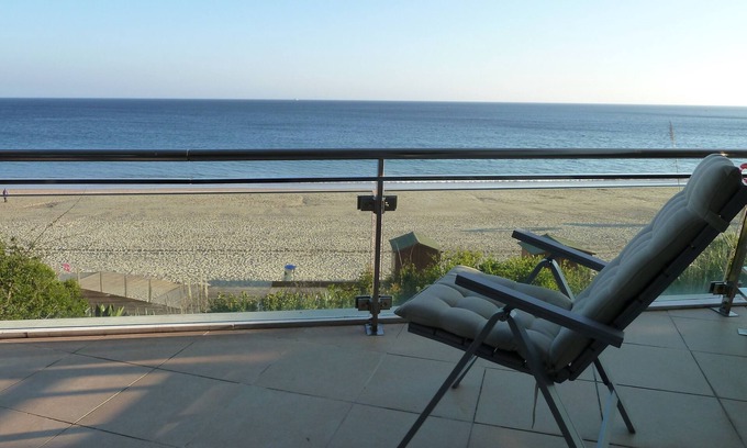 Santiago Apartment | Seaside Apartment with Oceanfront Views and Top Amenities