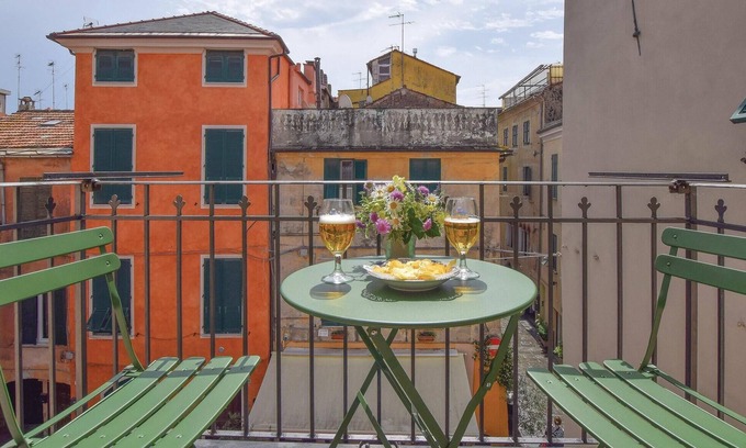 Albenga Apartment | Spacious 2 Bedroom Retreat in Albenga with Ocean Views