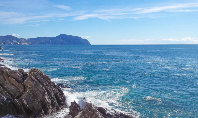 Chiavari Apartment | Cozy Oceanfront 1 Bedroom Retreat in Chiavari