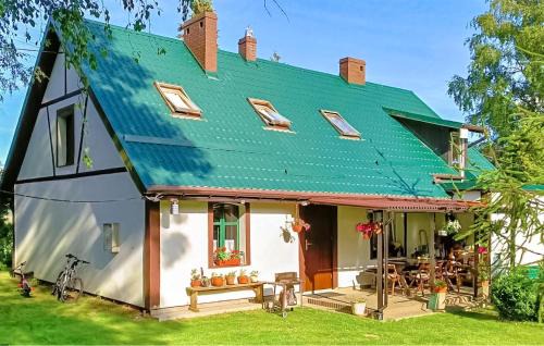 Stara Kiszewa Apartment | Cozy Apartment in Chwarzenko with Kitchen & Pet-Friendly