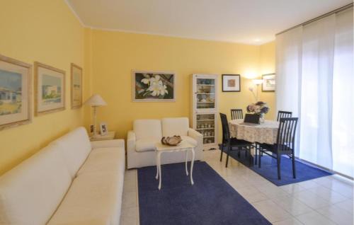 Moneglia Apartment | Cozy Apartment in Moneglia with Wifi and Pet-Friendly Options