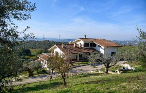 Moscufo Apartment | Cozy Pet Friendly Apartment in Moscufo with Kitchen Access