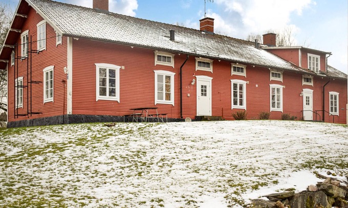 Orrefors Apartment | Inviting Vacation Home Surrounded by Nature in Orrefors