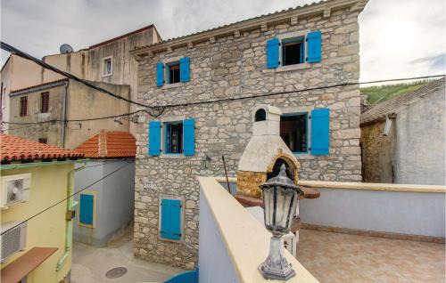 Susak Apartment | Comfortable Apartment in Susak with Free Wifi Access