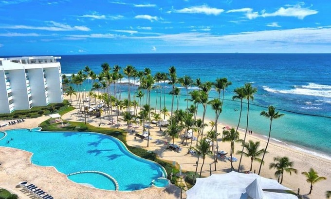 Villas Del Mar Apartment | Beachfront Apartment at Marbella Towers with Ocean Views