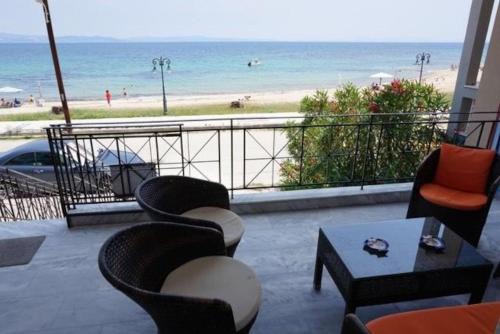 Nea Potidaia House | Idyllic Beach House with Ocean View & 9.3/10 Rating