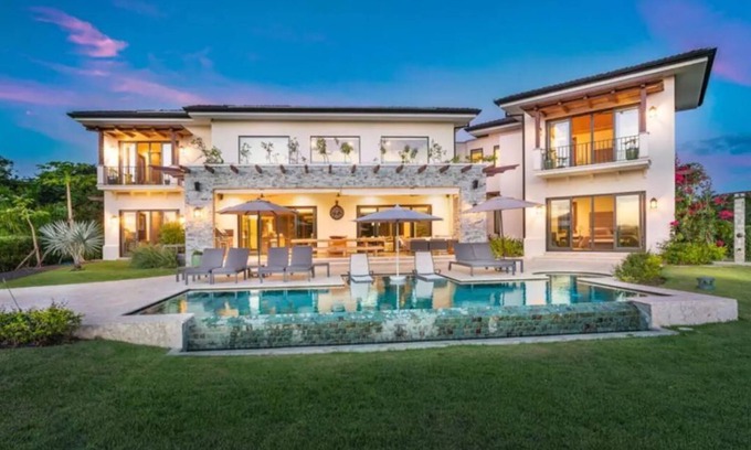 Tamarindo House | Idyllic Beach Villa with Pool at Hacienda Pinilla Golf Course