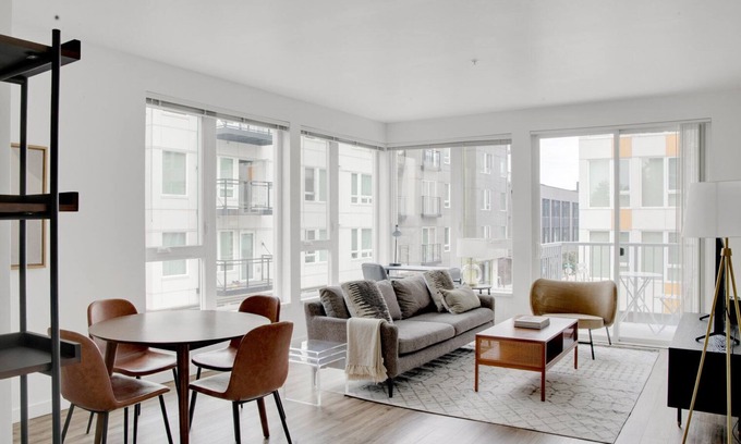 Wilburton Apartment | Inviting Bellevue 2BR with Gym & W/D near Spring District