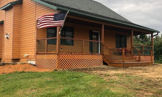 Elizabeth Cabin | Charming Cabin with Kitchen Overlooking Hells Branch Valley