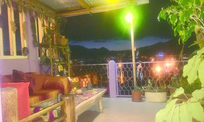 De Guadalupe House | Discover CASA De La Vista: Family-Friendly Retreat