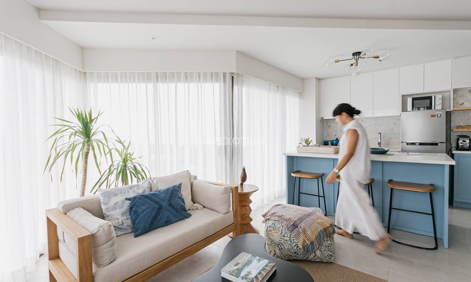 Maribago Apartment | Beachfront Island Retreat with Balcony and Family-Friendly Fun