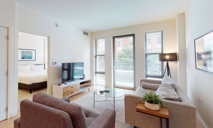 Clarendon Apartment | Inviting Clarendon 1BR with Pool, Gym & Pet-Friendly Perks