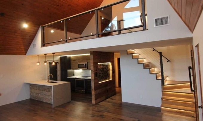Whispering Hills House | Amazing Cottage in Pittsburg!