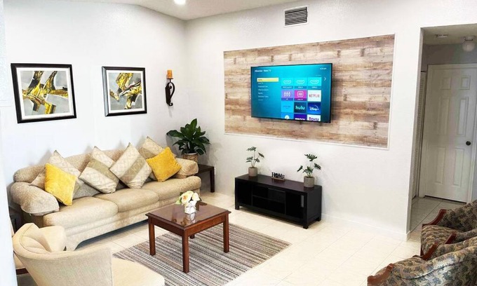 Ludlam House | Cozy Duplex Retreat Near Zoo Miami with Pool Access!