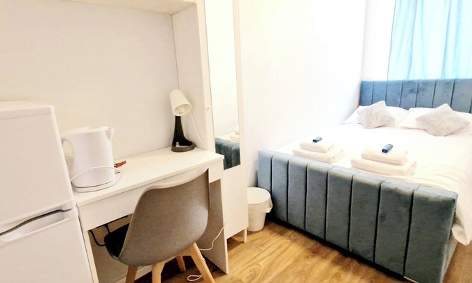 High Wycombe House | Discover Cozy En-Suite Rooms in High Wycombe Center