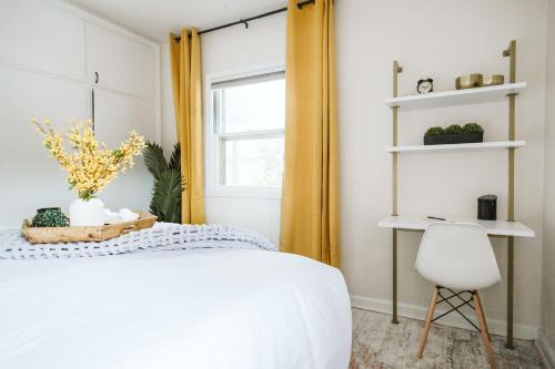 Boise House | Prime Location with King Bed, Parking & Fire Pit