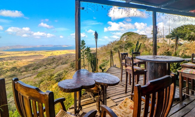 La Cruz House | Amazing family-operated hotel with views, restaurant & bar, & WiFi - five rooms
