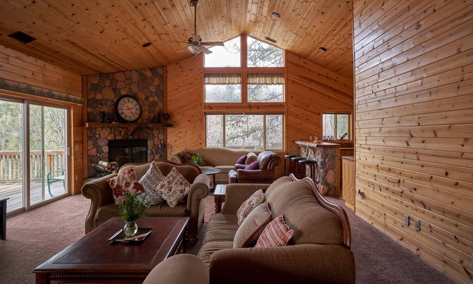 Running Springs House | Family Vacation Cabin with Mountain View & Spa Amenities