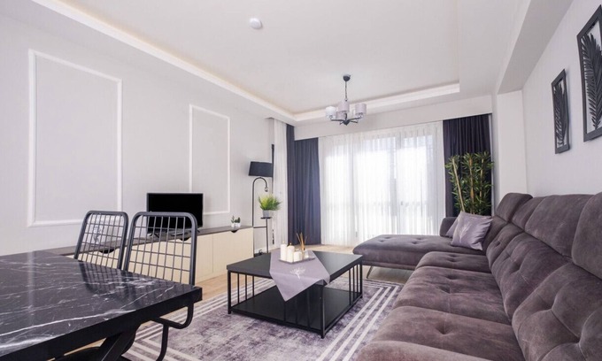 Pendik Apartment | Amazing Flat near Metro with Balcony in Pendik