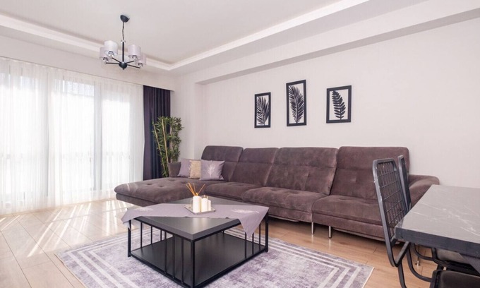 Pendik Apartment | Amazing Flat near Metro with Balcony in Pendik