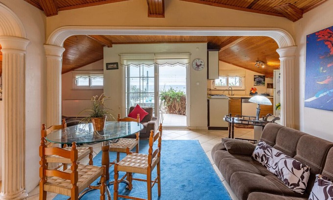 Bakırkoy Apartment | Beautiful Flat with Sea View in Florya, Perfect for Families