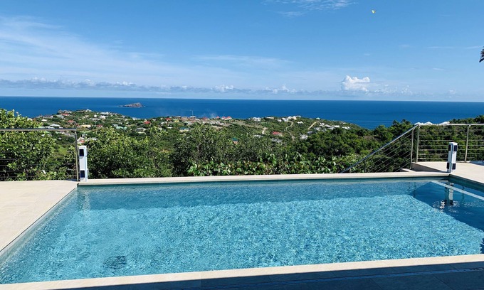 Grand Cul-de-Sac Villa | Inviting 3-Bedroom Villa with Heated Pool & Ocean Views