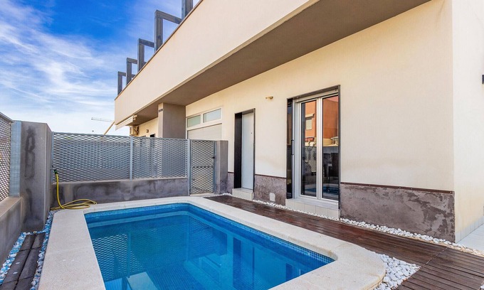 San Pedro del Pinatar House | Inviting Family Getaway with Ocean Views and Pool Access