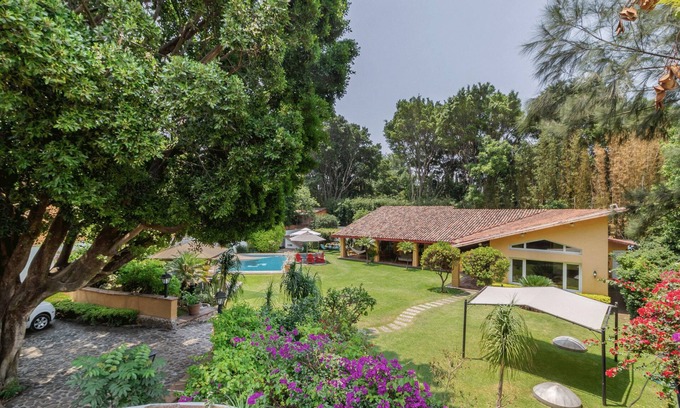 Valle de Atongo House | Ideal Getaway for 10: La Casa del Laurel Awaits
