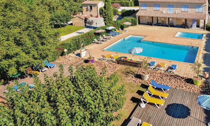 Raphele-les-Arles House | Relaxing Vacation Home with Pool and Garden near Arles