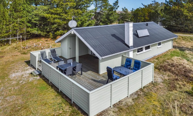 Skiveren House | Spacious 3 Bedroom Retreat with Ocean Views in Ålbæk