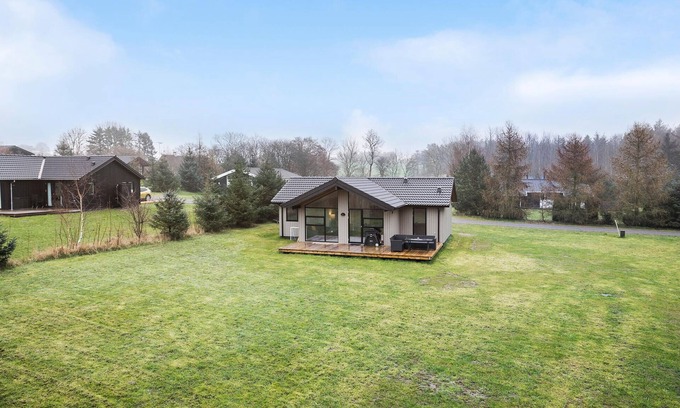 Sømarken House | Relax in a Bright Vacation Home with Scenic Garden Views
