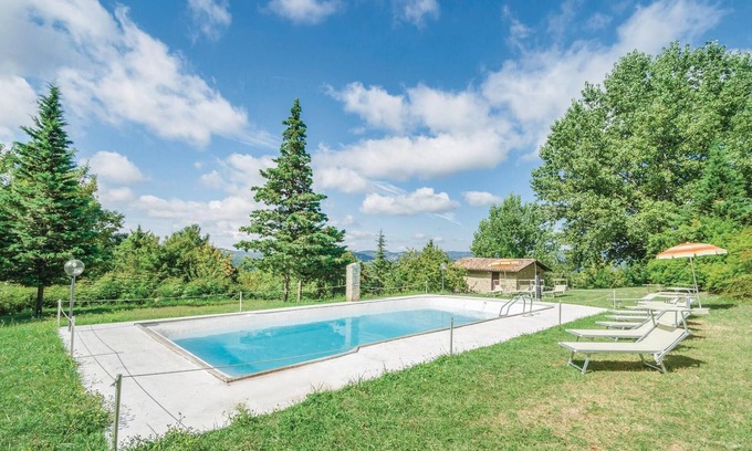 Apecchio House | 4 Bedroom Retreat in Apecchio PU with Pool & Spa