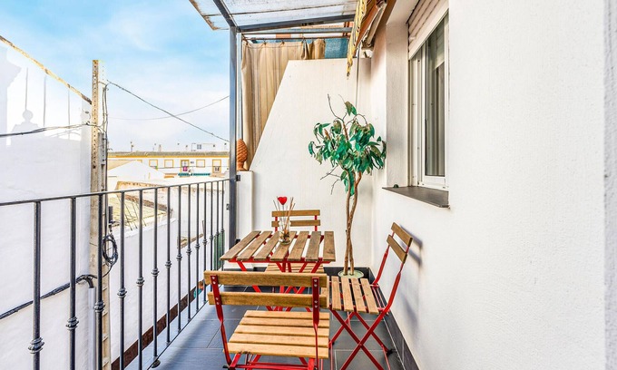 Aznalcazar House | Cozy 2-Bedroom Retreat in Aznalcázar with Spa & Kitchen