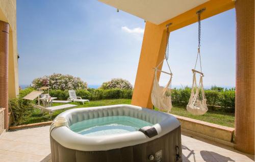 Belmonte Calabro House | Cozy Home in Belmonte Calabro with WiFi and Pet-Friendly