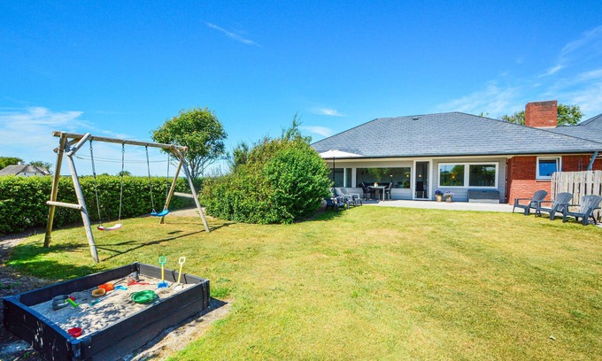 Ballum House | Beautiful 3 Bedroom Stay in Bredebro with Oceanfront Views